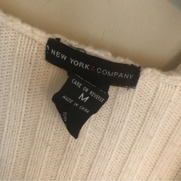 Women's Medium New York & Co. Long Sleeve Cream V-Neck Cardigan Sweater - Picture 5 of 7